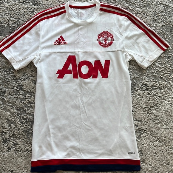 Manchester United Adidas - Picture 1 of 3